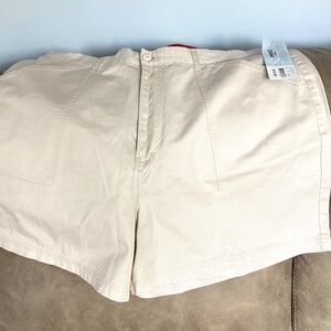 Khaki shorts 24W New w tag